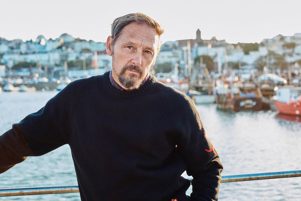 Crewneck Raglan Cotton Jumper In Black