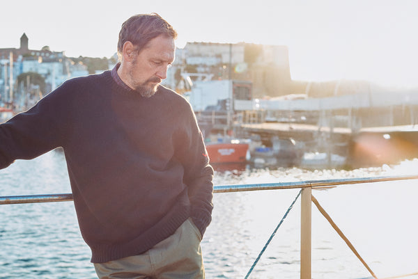 Crewneck Raglan Cotton Jumper In Black